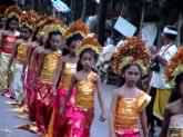 Petites filles en procession
